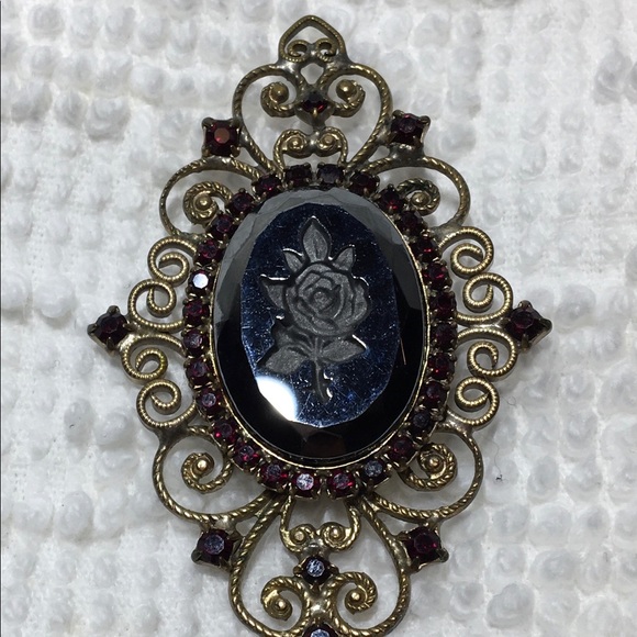 Antique Engraved Rose & Rhinestone Brooch - Picture 6 of 7